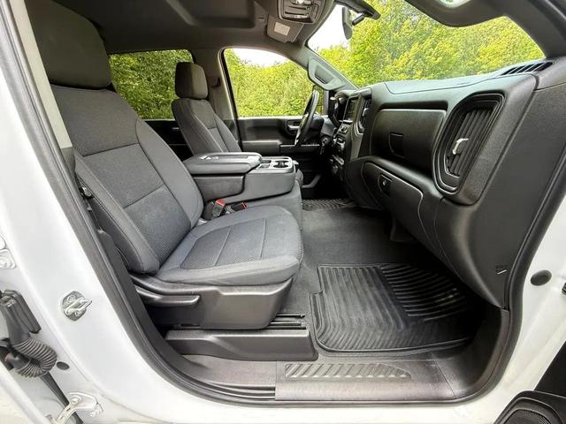 Photo of 2022 White Chevrolet Silverado 2500