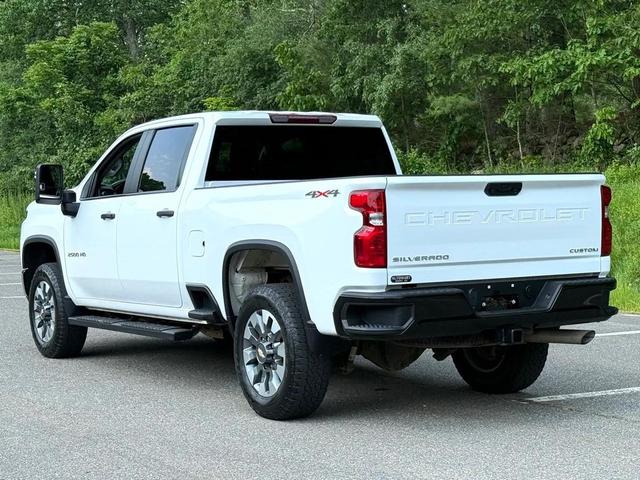 Photo of 2022 White Chevrolet Silverado 2500