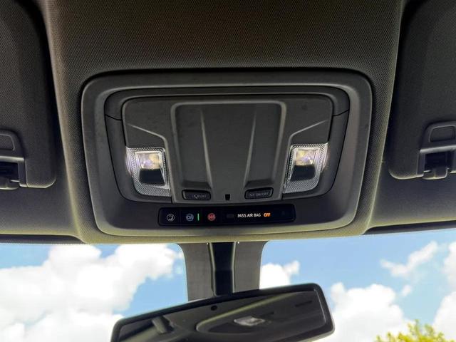 Photo of 2022 White Chevrolet Silverado 2500