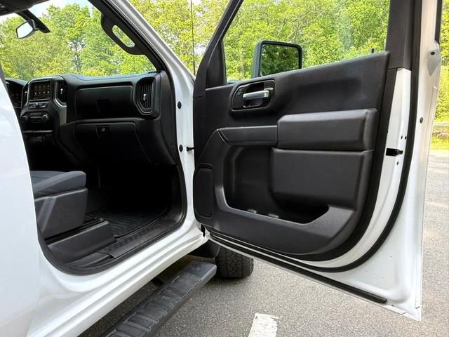 Photo of 2022 White Chevrolet Silverado 2500