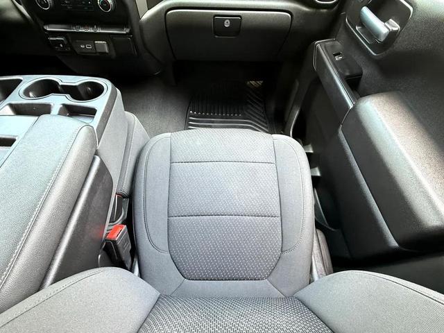 Photo of 2022 White Chevrolet Silverado 2500