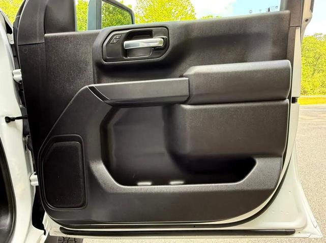 Photo of 2022 White Chevrolet Silverado 2500