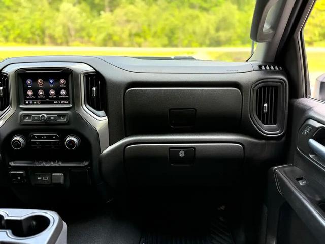 Photo of 2022 White Chevrolet Silverado 2500