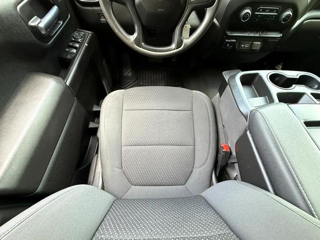 Photo of 2022 White Chevrolet Silverado 2500