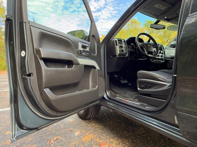 Photo of 2017 Gray Chevrolet Silverado 1500