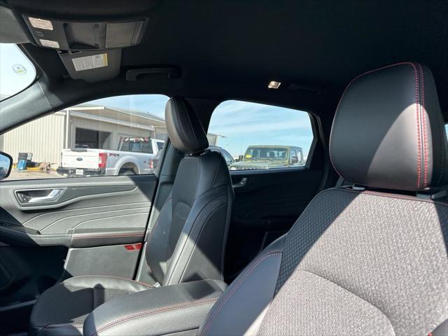 Photo of 2025 Agate Black Metallic Ford Escape