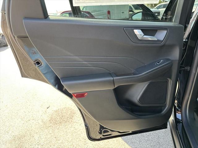 Photo of 2025 Agate Black Metallic Ford Escape