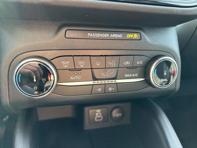 Photo of 2025 Agate Black Metallic Ford Escape