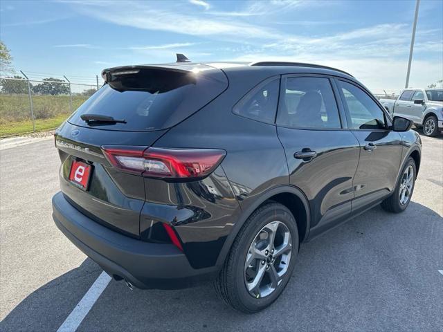 Photo of 2025 Agate Black Metallic Ford Escape