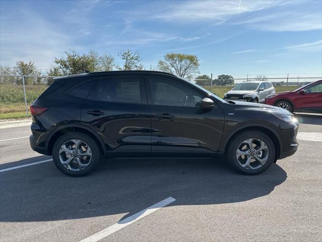 Photo of 2025 Agate Black Metallic Ford Escape