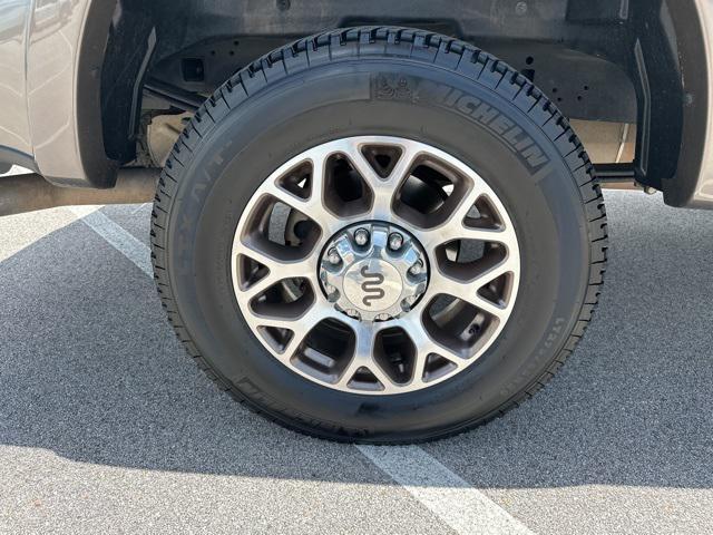 Photo of 2022 Brown Ford F-250
