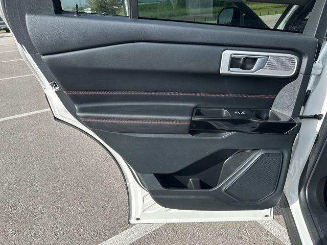 Photo of 2023 Star White Metallic Tri-Coat Ford Explorer