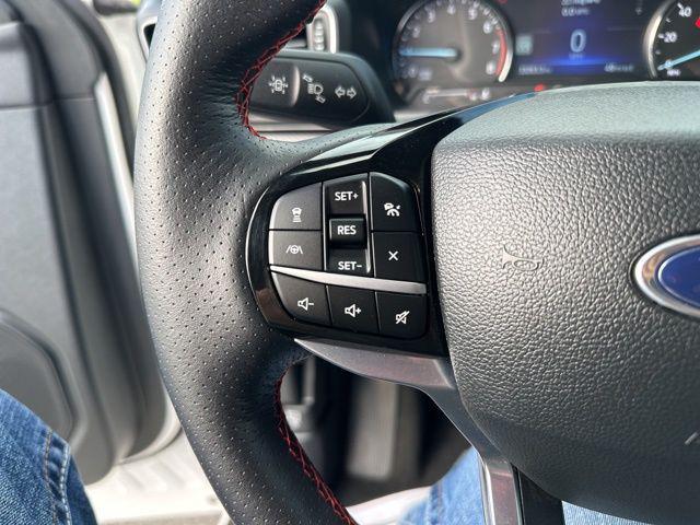 Photo of 2023 Star White Metallic Tri-Coat Ford Explorer