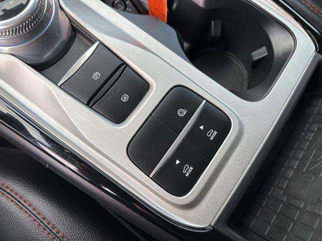 Photo of 2023 Star White Metallic Tri-Coat Ford Explorer