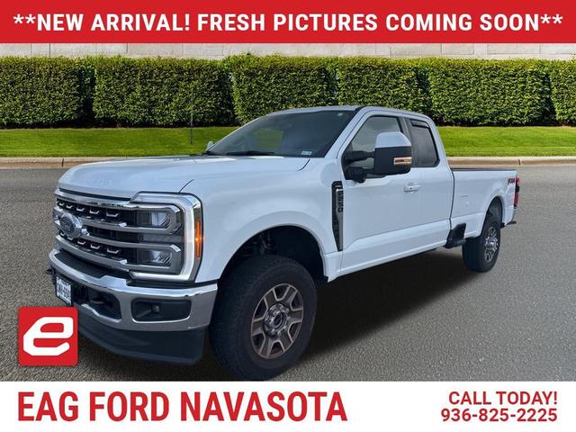 Photo of 2023 Oxford White Ford F-250