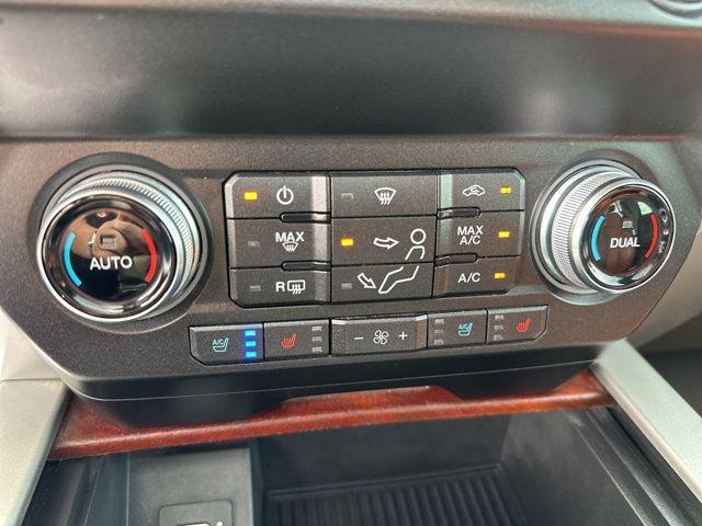 Photo of 2019 Agate Black Metallic Ford F-350