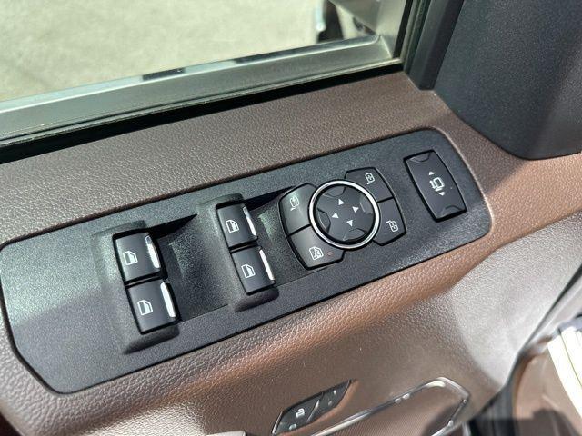 Photo of 2019 Agate Black Metallic Ford F-350