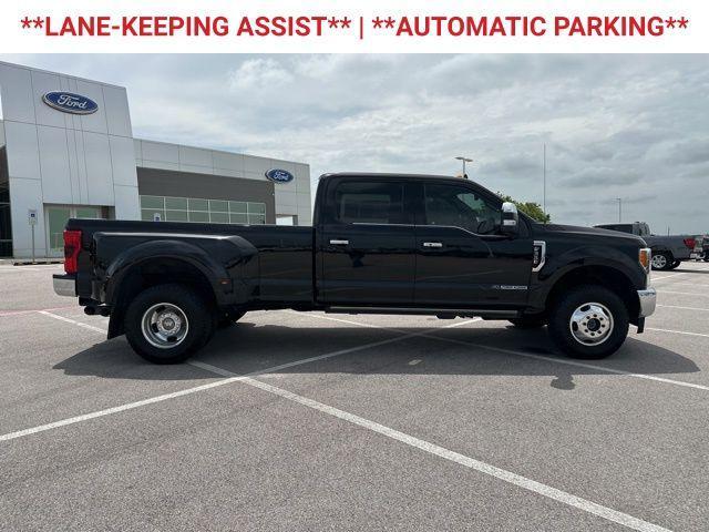 Photo of 2019 Agate Black Metallic Ford F-350