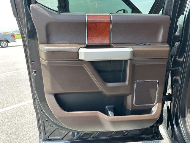 Photo of 2019 Agate Black Metallic Ford F-350