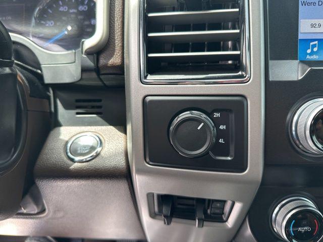 Photo of 2019 Agate Black Metallic Ford F-350