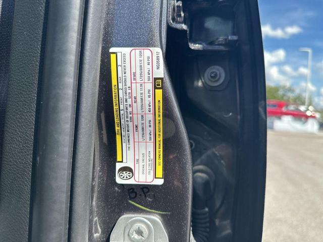 Photo of 2022 Granite Crystal Metallic Clearcoat RAM 3500