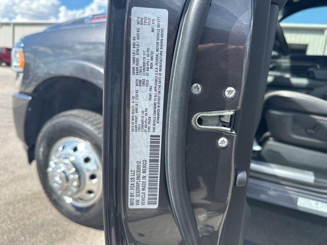 Photo of 2022 Granite Crystal Metallic Clearcoat RAM 3500