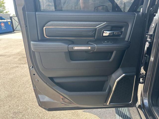 Photo of 2022 Granite Crystal Metallic Clearcoat RAM 3500