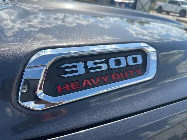Photo of 2022 Granite Crystal Metallic Clearcoat RAM 3500