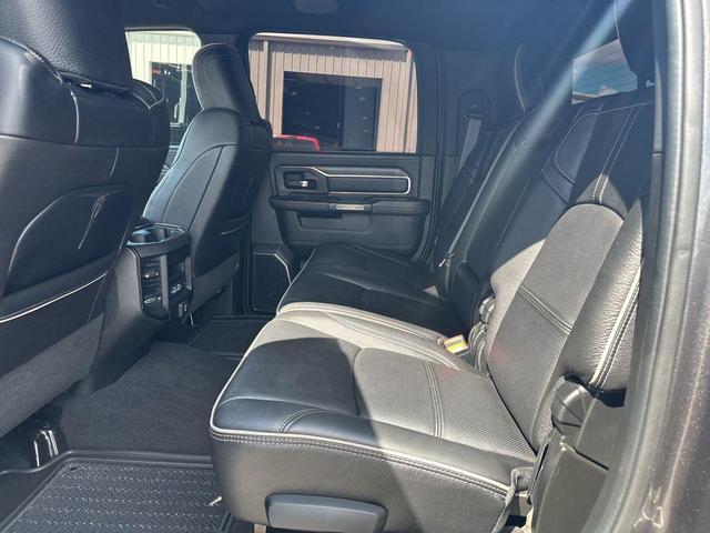 Photo of 2022 Granite Crystal Metallic Clearcoat RAM 3500