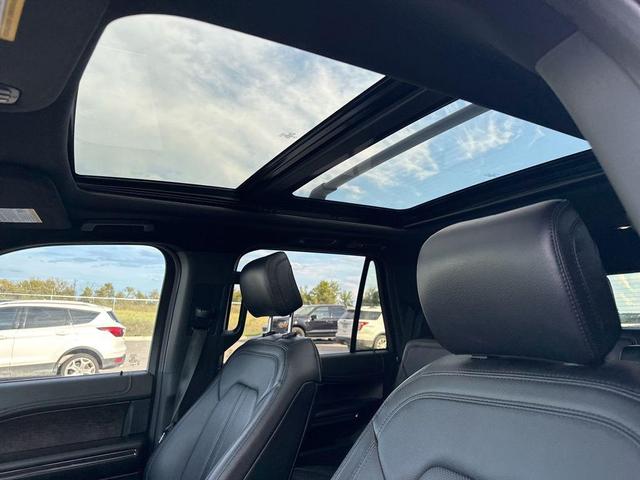 Photo of 2020 Star White Metallic Tri-Coat Ford Expedition