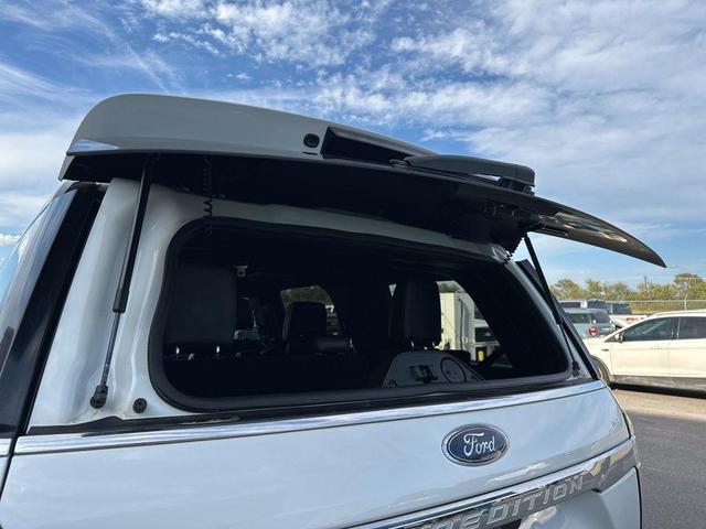 Photo of 2020 Star White Metallic Tri-Coat Ford Expedition