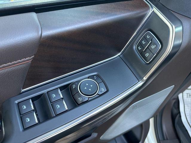 Photo of 2021 White Metallic Ford F-150