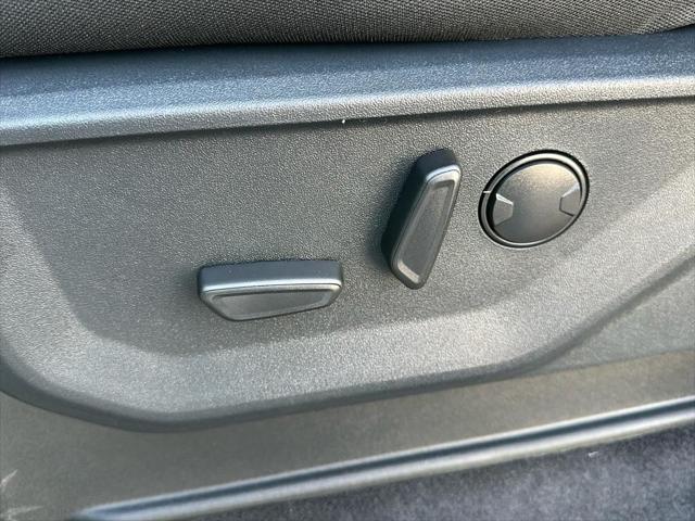 Photo of 2025 Space White Metallic Ford F-150