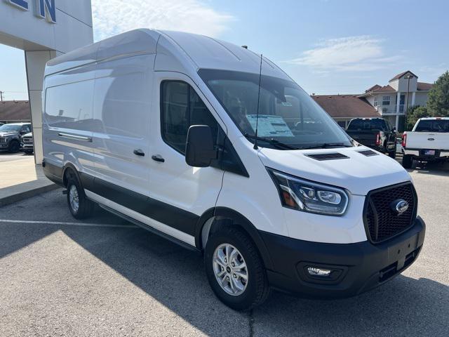 Photo of 2025 Oxford White Ford Transit-250