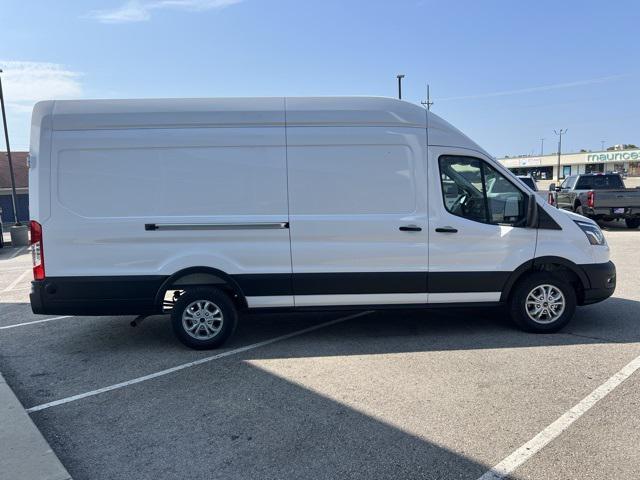 Photo of 2025 Oxford White Ford Transit-250