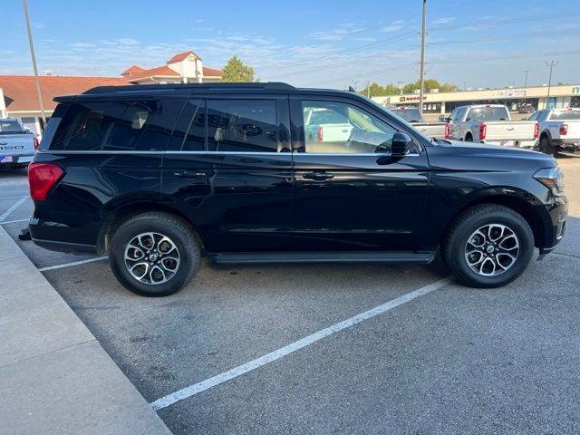 Photo of 2024 Black Metallic Ford Expedition