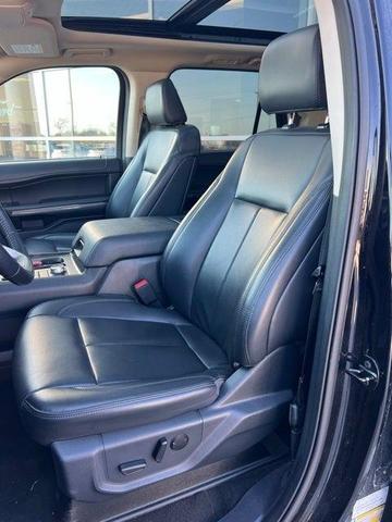 Photo of 2024 Black Metallic Ford Expedition