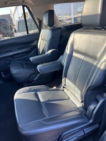 Photo of 2024 Black Metallic Ford Expedition