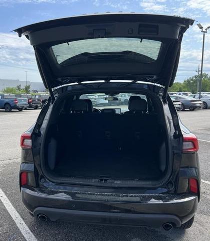 Photo of 2023 Agate Black Metallic Ford Escape