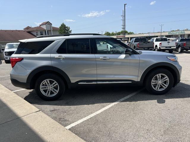 Photo of 2024 Silver Metallic Ford Explorer