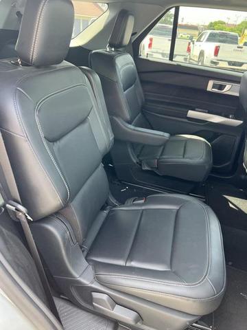 Photo of 2024 Silver Metallic Ford Explorer