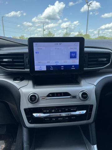 Photo of 2024 Silver Metallic Ford Explorer