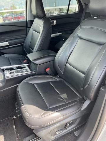 Photo of 2024 Silver Metallic Ford Explorer