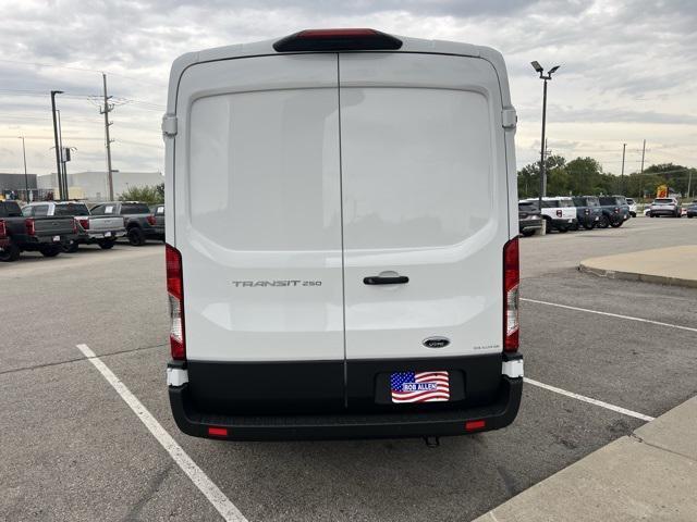 Photo of 2025 Oxford White Ford Transit-250