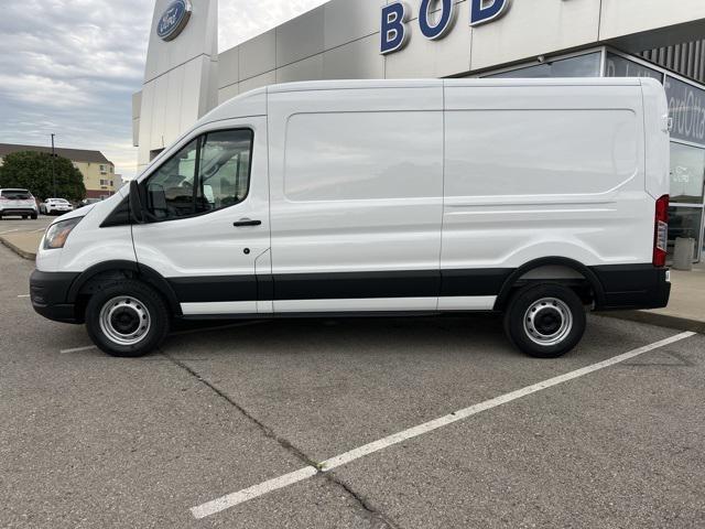 Photo of 2025 Oxford White Ford Transit-250