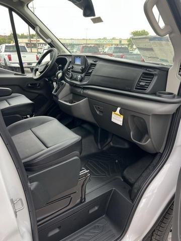 Photo of 2025 Oxford White Ford Transit-250