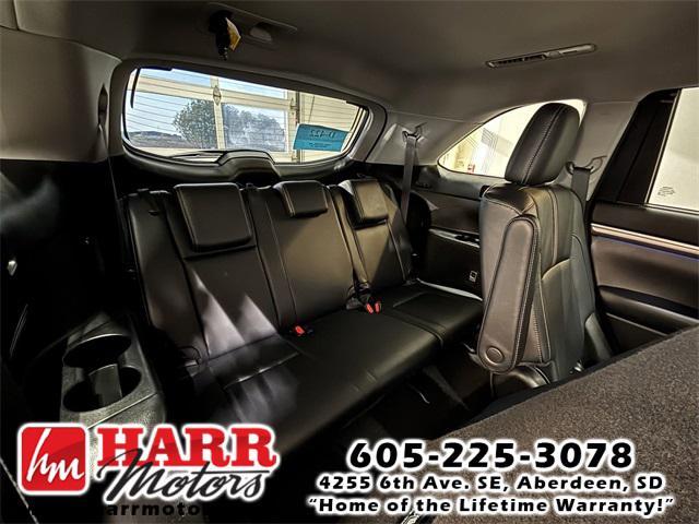 Photo of 2018 Salsa Red Pearl Toyota Highlander