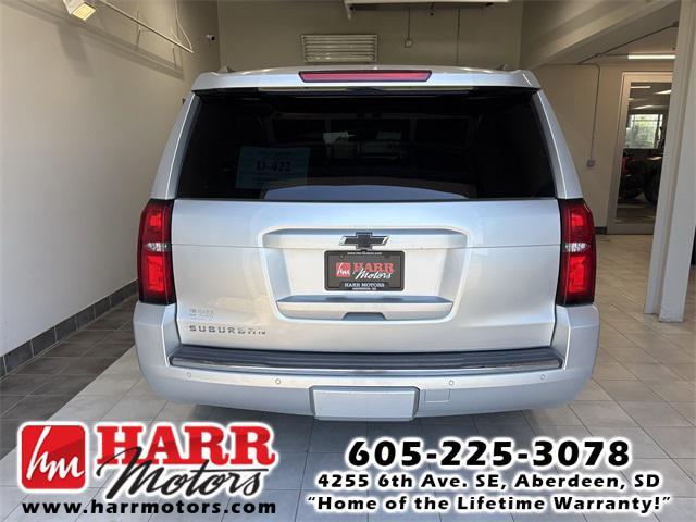 Photo of 2015 Silver Chevrolet Suburban