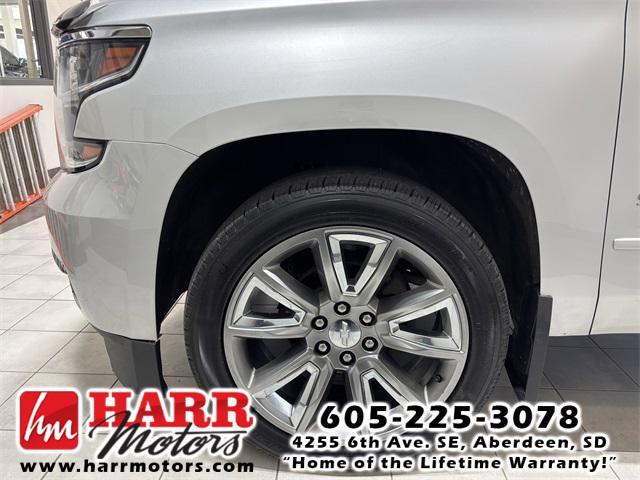 Photo of 2015 Silver Chevrolet Suburban