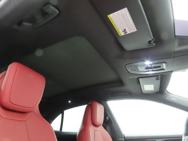 Photo of 2024 White Porsche Macan